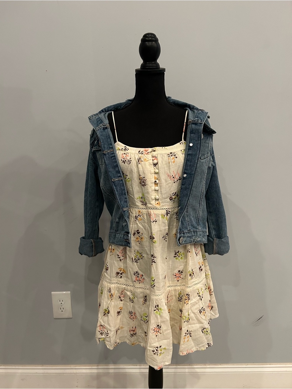 Urban Outfitters NWT Boho Floral Dress + Blu[edit] Cropped Jean Jacket Medium